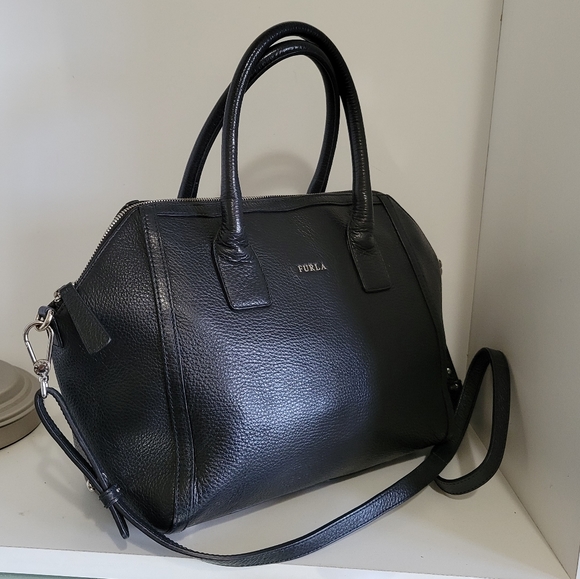 Like new!Furla Black Pebbled Leather Crossbody/Shoulder Bag - Picture 3 of 13